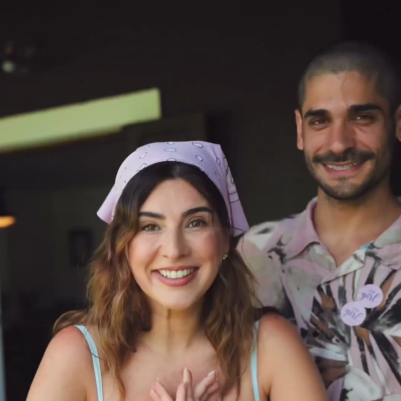 Fernanda Paes Leme e Victor Sampaio organizaram um chá revelação de última hora neste domingo (15) para descobrir o sexo do bebê que esperam