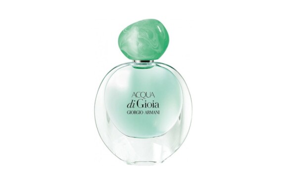Perfume Acqua Di Gioia, da Giorgio Armani, é extremamente refrescante e evoca a mistura das águas da chuva e do mar com elementos terrestres, para entregar a mistura perfeita do aroma ideal para um momento de lazer incrível