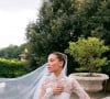 Vestido de noiva da filha de Luis Miguel é um modelo luxoso feito exclusivamente pelos estilistas da marca Dolce & Gabanna