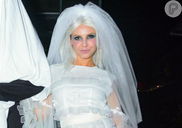 Maquiagem de noiva para Halloween: a atriz Louise D'Tuani escolheu visual 'pálido' para festa temática