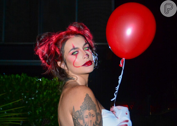 Maquiagem de 'It' para Halloween: a DJ Barbara Labres caprichou na produção e usou até lentes coloridas