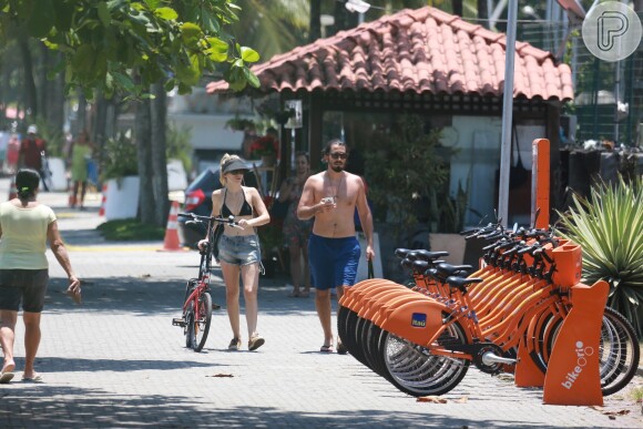 Não é a priemira vez que Bianca Bin é flagrada se exercitando na Barra da Tijuca, no Rio