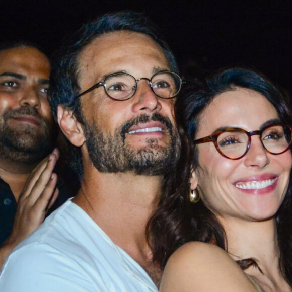 Como está Rodrigo Santoro hoje? Ator foi com a mulher, Mel Fronckowiak, à estreia VIP da peça 'Funny Girl – A Garota Genial' em 30 de outubro de 2023