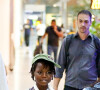 Bruno Gagliasso e seus filhos com Giovanna Ewbank, Titi e Bless, são vistos circulando pelo aeroporto Santos Dumont