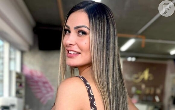 Andressa Urach usa camisa do time de Portugual, enquanto ex-amante de Neymar, Fernanda Campos, veste uniforme do Brasil em novo vídeo pornô