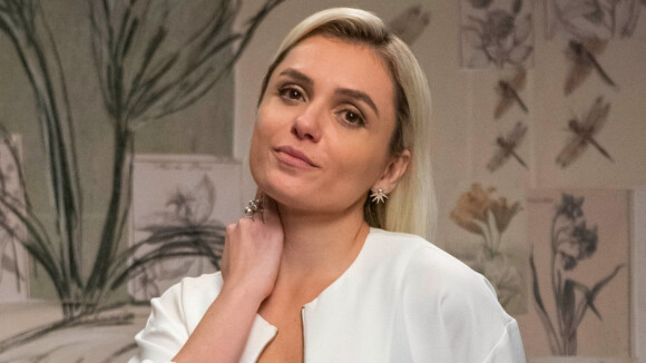Fora de 'Elas por Elas', Mônica Iozzi conta porque se afastou da novela da Globo: 'Quadro bem sério'