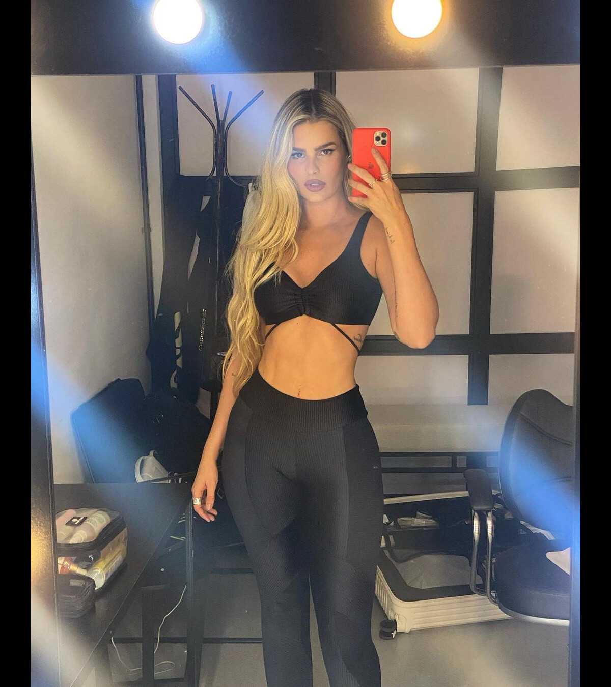 Foto: Dessa vez, Yasmin Brunet resolveu apostar na transparência e chocou  muita gente - Purepeople