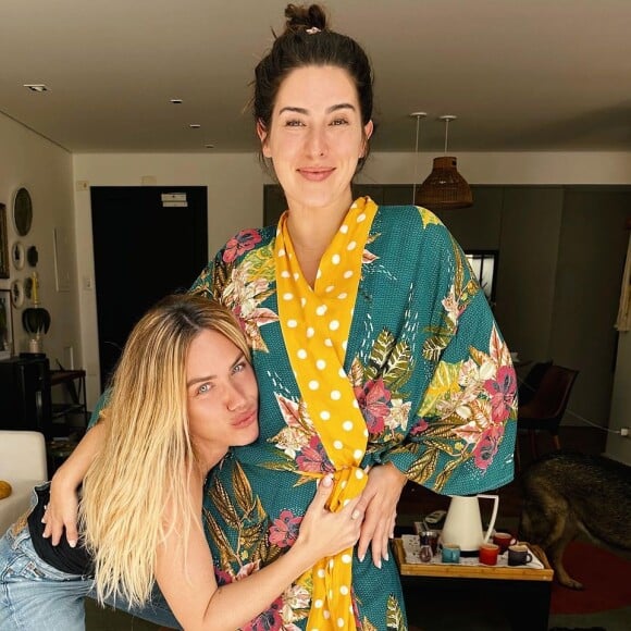 Giovanna Ewbank negou e se mostrou indignada com a mentira: 'Nem eu, nem Fernanda Paes Leme jamais precisaríamos de dinheiro de homem pra coisa nenhuma!'