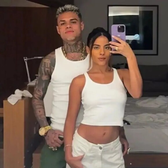 MC Cabelinho namorava Bella Campos, mas a relação acabou por uma traição do funkeiro