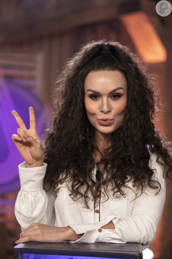 A apresentadora Fernanda Lacerda foi a mais rejeitada de 'A Fazenda 10', após receber apenas 9,53% dos votos para continuar no jogo