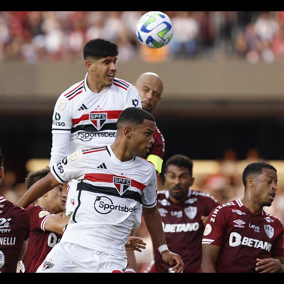 Fluminense x São Paulo se enfrentam pela 32ª rodada do Brasileirão 2023 às 21h30 de quarta-feira 22 de novembro de 2023. Jogo coloca frente a frente os campeões da Libertadores e Copa do Brasil