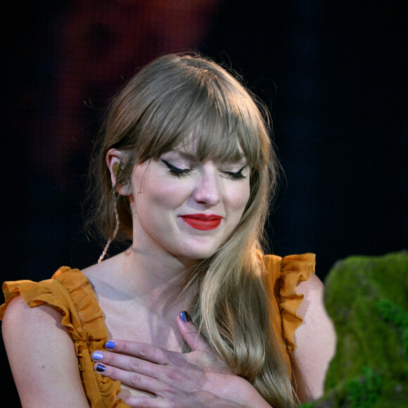Além do figurino marcante, Taylor Swift também rouba a cena com a maquiagem na The Eras Tour