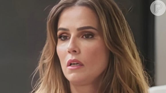 Na novela 'Elas por Elas', Lara (Deborah Secco) acredita estar apaixonada por Mário Fofoca (Lázaro Ramos). A cena da revelação irá ao ar no capítulo desta segunda-feira, 20 de novembro.