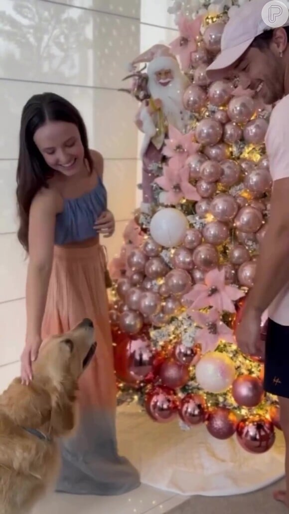 Natal de Larissa Manoela: até os cachorros da atriz participaram do vídeo