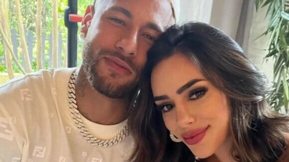 2023 sem Neymar! Bruna Biancardi ignora jogador em retrospectiva, mas inclui ex do atacante e meio-irmão de Mavie em fotos
