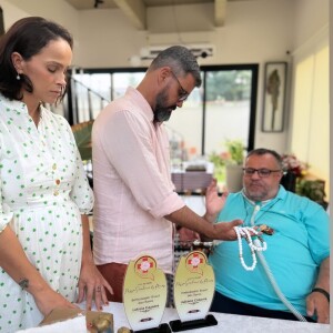 Juliano Cazarré e Letícia Cazarré receberam títulos de Embaixadores de um hospital voltado para portadores de doenças raras