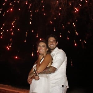 Alexandre Pato e Rebeca Abravanel engataram o namoro em 2018 e se casaram um ano depois