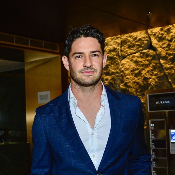 Alexandre Pato esteve na premiação Men of The Year e falou da sua expectativa em relação à paternidade: '(O ânimo no momento) Está bom. A gente está esperando. Logo, logo ele chega'