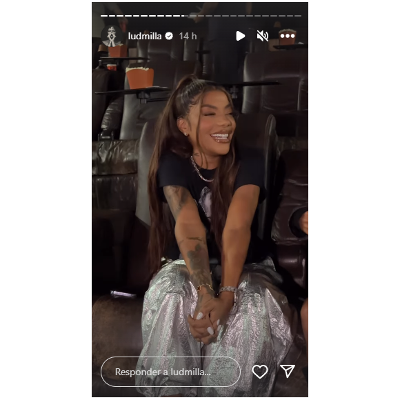 Ludmilla fecha sala de cinema para levar amigos para ver 'Renaissance' o Filme