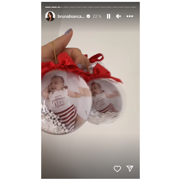 Bruna Biancardi mostrou efeites de natal personalizados com o rostinho de Mavie