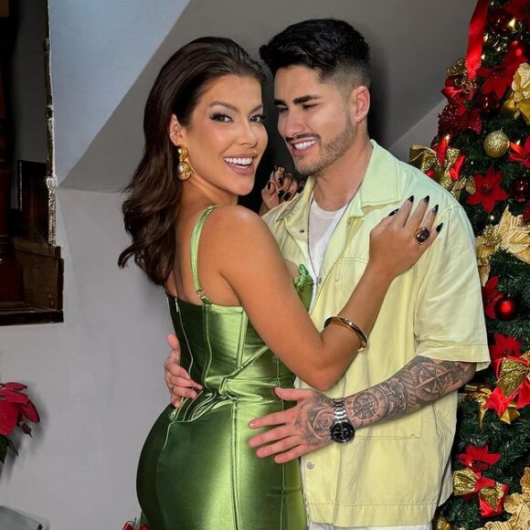 Campeã da Fazenda 2023, Jaquelline passou o natal com o novo namorado Lucas Souza usando um vestido longo verde acentinado