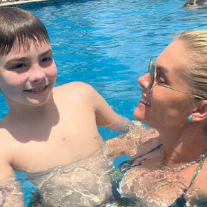 Ana Hickmann mostrou férias ao lado do filho e família em resort de luxo: 'Já estamos prontos para o ano novo. Vem logo, 2024'