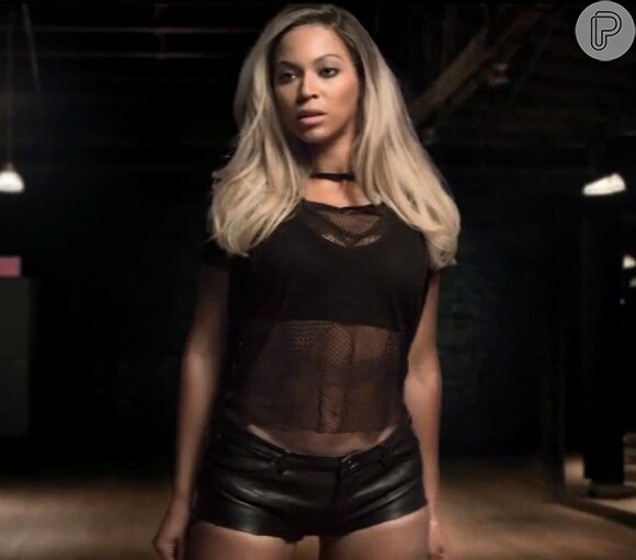 Beyoncé posta vídeo curtinho em sua conta oficial do Youtube para divulgar novo trabalho, nesta quarta-feira, 3 de abril de 2013