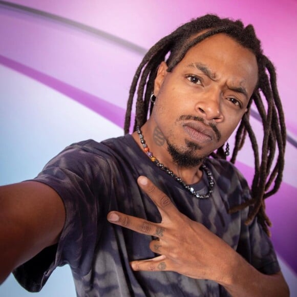 Lucas Luigi culpa roupas provocantes de Yasmin Brunet por seu medo de olhar para ela