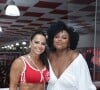 Viviane Araujo se encontrou com Carla Cristina Cardoso em feijoada na quadra do Salgueiro