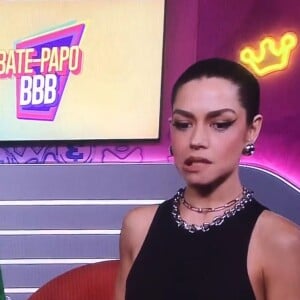 Thais Fersoza mencionou e imitou um tique nervoso de Nizam antes de iniciar o 'Bate-papo BBB'