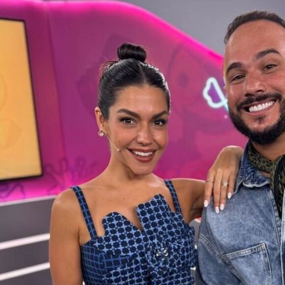 O 'Bate-papo BBB' deste domingo (21) foi marcado por uma situação, no mínimo, embaraçosa