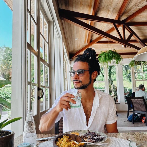 A primeira foto do carrossel publicado por Sérgio Malheiros deixou muita gente chocada