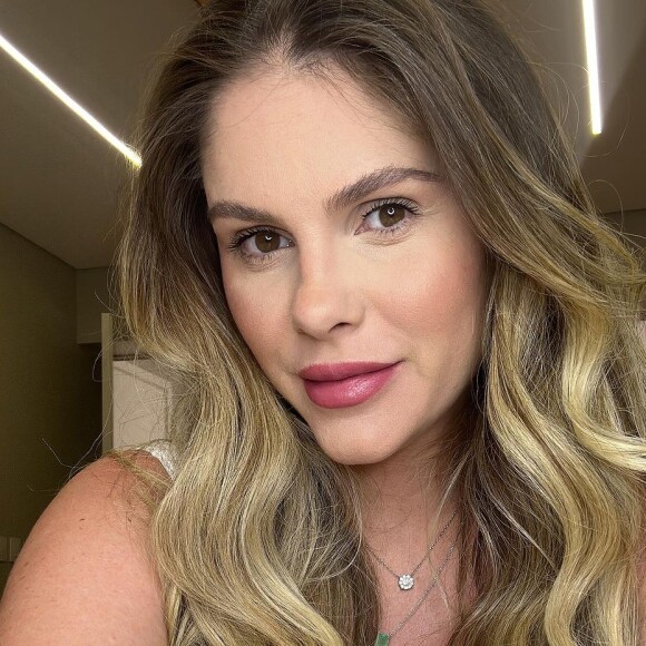 Bárbara Evans deu uma resposta afiada à seguidora dizendo que "isso é ter foco em recuperar a sua autoestima"