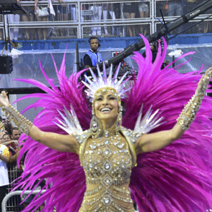 Sabrina Sato vai ser rainha de carnaval da Gaviões e da Vila Isabel no carnaval 2024. Apresentadora desfila há 20 anos pela escola de São Paulo e estreou na agremiação do Rio em 2011