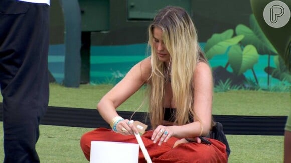 Yasmin Brunet realizou ritual com cristais durante dinâmica no 'BBB 24'