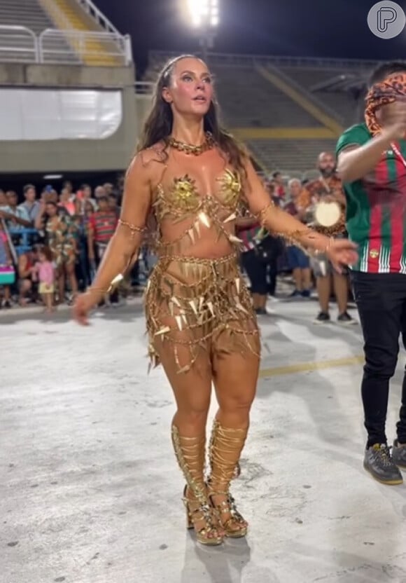Paolla Oliveira também não abre mão da ousadia quando o look é ensaio de Carnaval: este look sensual prova isso!