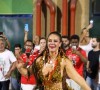 Dourado é uma das cores favoritas de Paolla Oliveira no Carnaval e atriz sempre elege a cor para ensaios