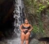 Jojo Todynho publicou um novo vídeo tomando banho de cachoeira com um maiô preto vazado