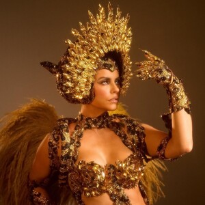 Paolla Oliveira apostou no animal print para encarnar uma mulher onça