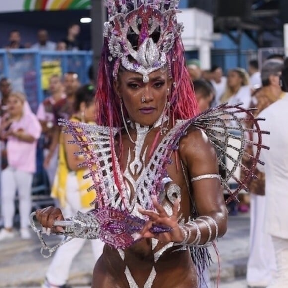 Érika Januza tem ritual antes de desfilar no Carnaval