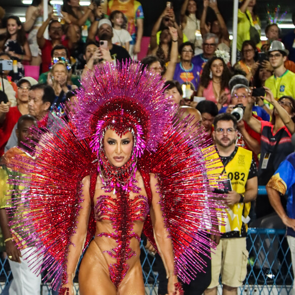 Romance de Nicolas Prattes, Sabrina Sato desfilou novamente pela Unidos de Vila Isabel (foto) e pela Gaviões da Fiel no Sábado das Campeãs do Carnaval 2024