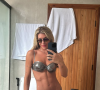 Lore Improta compartilhou uma foto de biquíni destacando sua barriga tanquinho