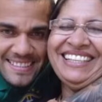Após expor vítima, mãe de Daniel Alves reage à condenação do jogador em caso de abuso sexual: 'A decisão não é...'