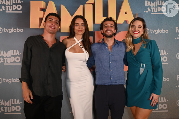 Rafa Kalimann, Jayme Matarazzo, Juliana Paiva e Henrique Barreira formam um 'quadrilátero amoroso' na novela 'Família é Tudo', que estreia em 4 de março de 2024