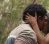 Ritinha (Mell Muzzillo) e Damião (Xamã) trocam beijos calientes na novela Renascer