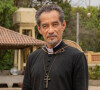 Em 'Renascer', padre Santo (Chico Diaz) morrerá nos próximos capítulos da novela. A cena já foi gravada com a participação do pastor Lívio (Breno da Matta.