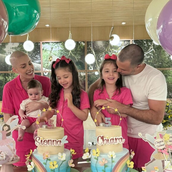 Tratando câncer, Fabiana Justus combinou pijama com marido e filhos na festa intimista de aniversário das filhas gêmeas