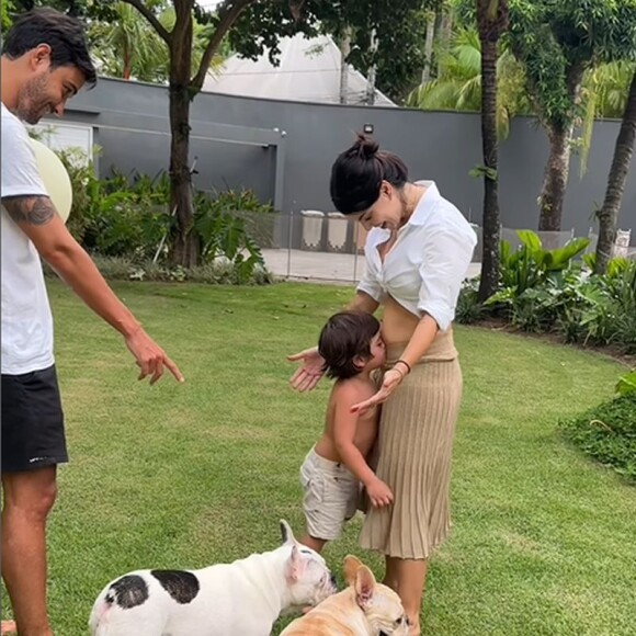 Sthefany Brito mostrou a barriga de gravidez em um vídeo neste domingo, 10 de março de 2024