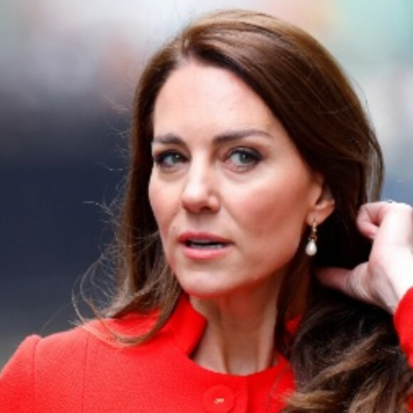 Kate Middleton quebrou o silêncio e fez uma confissão após a sua foto com os filhos ser alvo de fortes suspeitas de manipulação