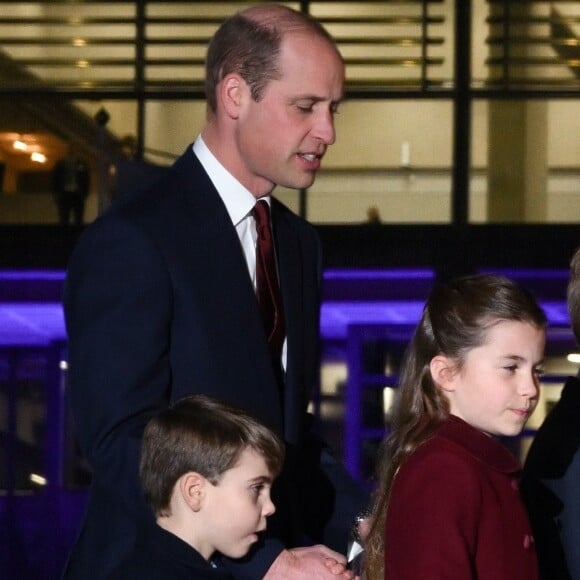 Kate Middleton e os filhos teriam sido fotografados por príncipe William para comemoração de Dia das Mães